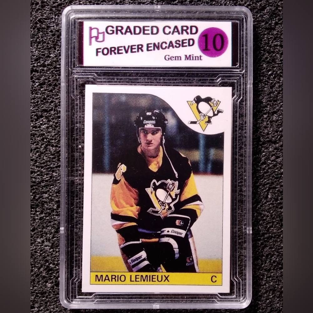 Mario Lemieux Hockey HOF Rookie Card. Graded 10 Gem Mint Condition